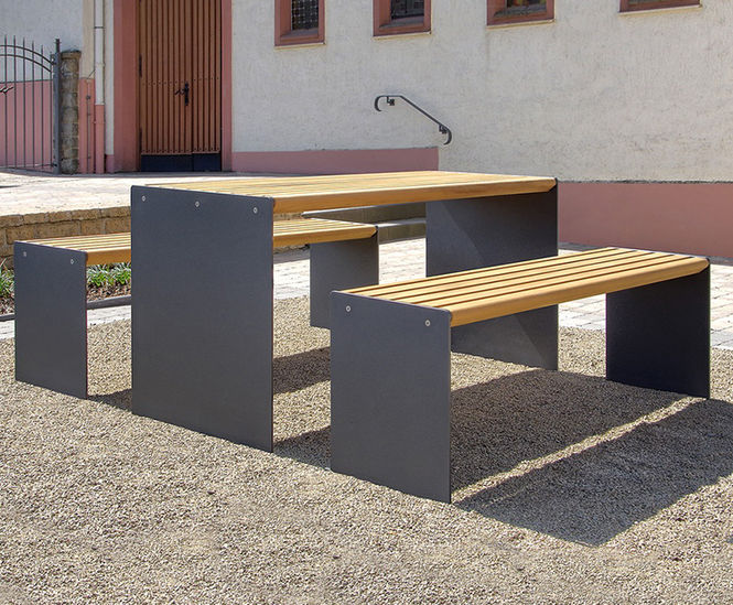 Talus Picnic Table