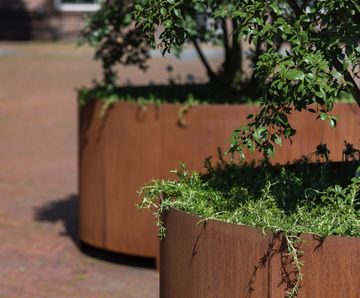 POC Round High - large corten steel outdoor planter