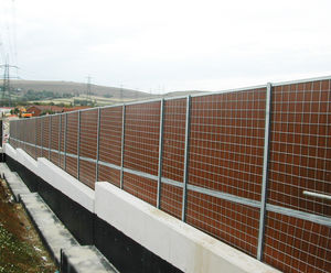 Planted acoustic barriers for relief road