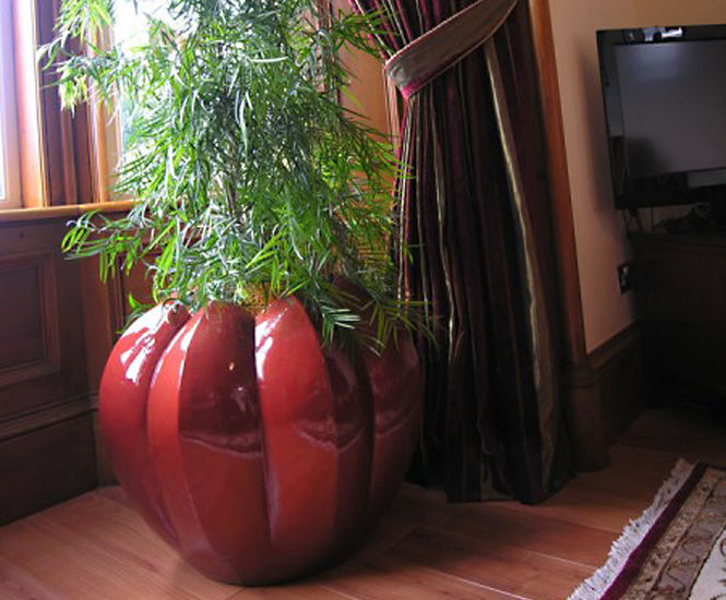 Squeeze Avant-Garde - fiberglass retro indoor planter