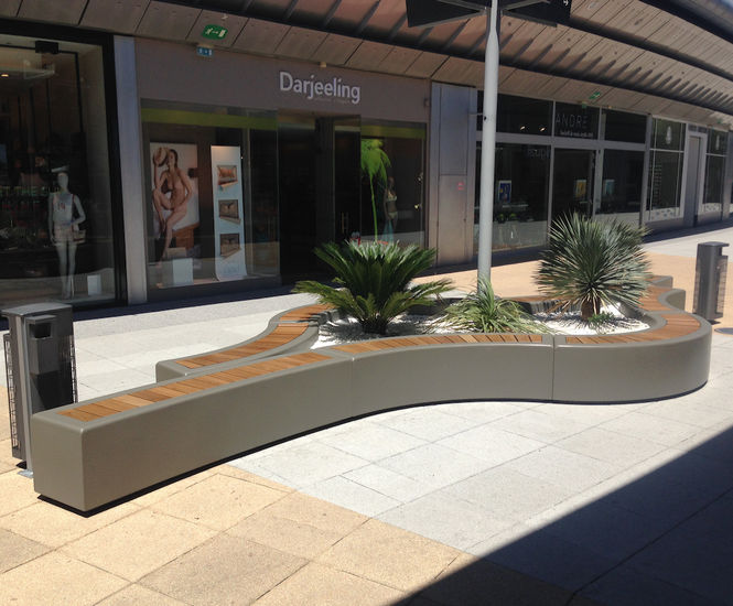 Bespoke lightweight island planters for shopping centre