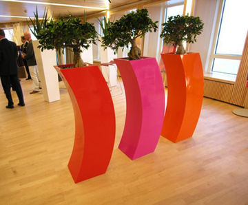 Curvy - contemporary, lightweight interior planters