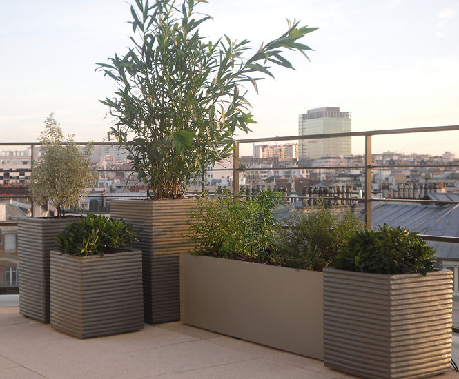 Ceramic Style - Julius lightweight outdoor planters