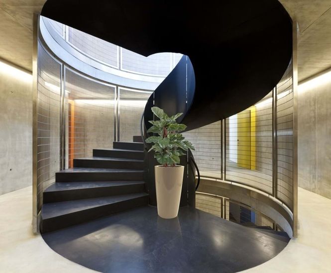 Cylik Lite Spirit Planters - lightweight fibreglass pots