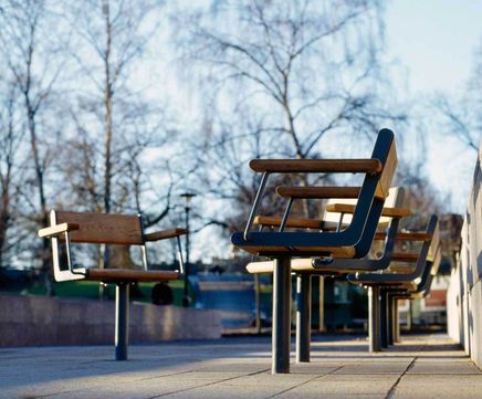 APRIL chair