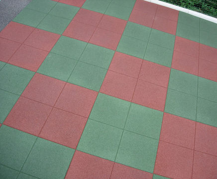 EPDM Top RubbaTile® safer surfacing