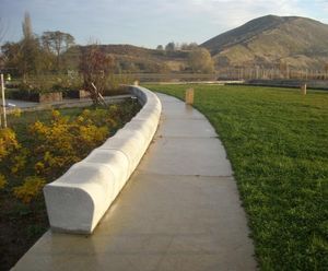 Curva cast stone seat