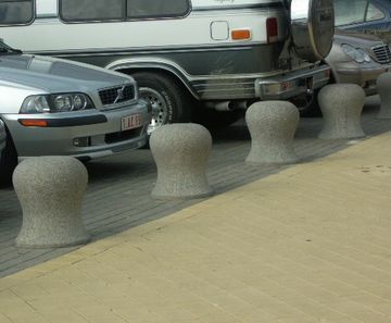 Bollard Porta - concrete harbor-style street bollard