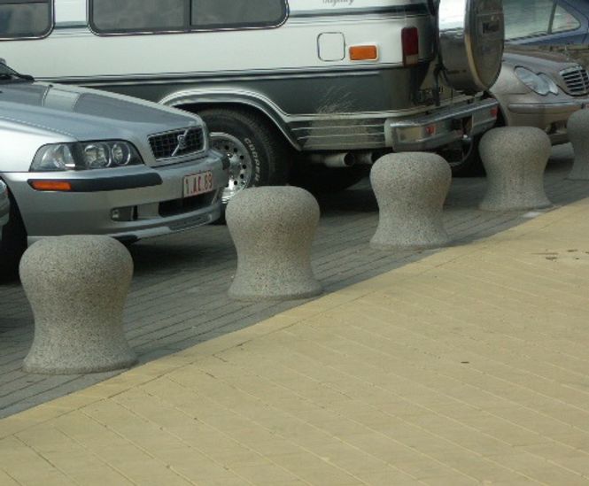 Bollard Porta - concrete harbor-style street bollard