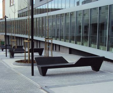 Bench Green Alley - u-shaped concrete public seating