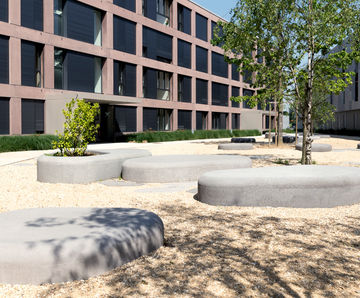 Nuton L - large concrete outdoor bench for public spaces