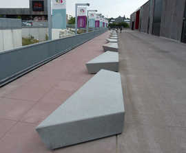 Knife concrete bench