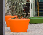Loop Cone polyethylene outdoor planter 