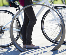 Loop cycle stand