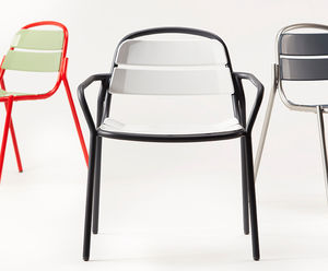 Introducing the extra comfy 21 Chair