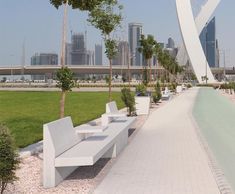 Ametista - modular high-performance concrete and wood outdoor benches