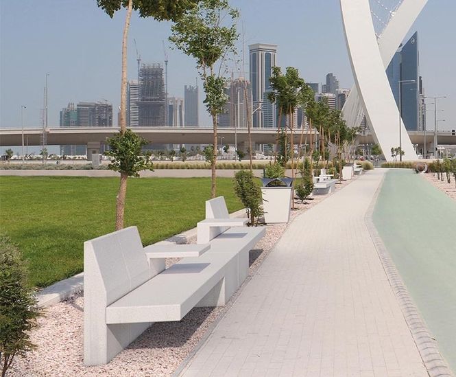 Ametista - modular high-performance concrete and wood outdoor benches