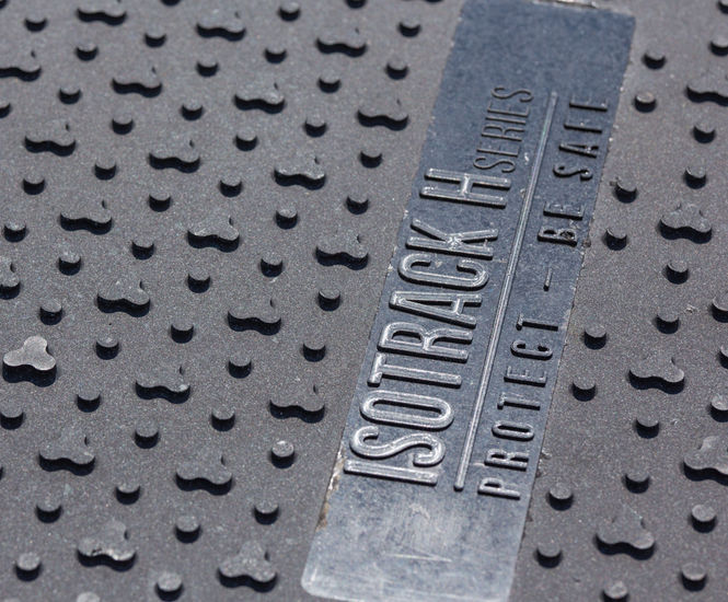 IsoTrack H heavy-duty ground protection mats