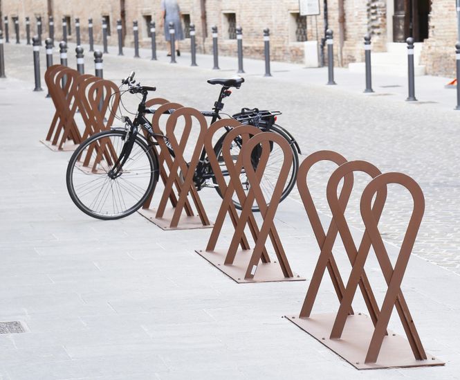 Fluxus cycle rack by LAB23