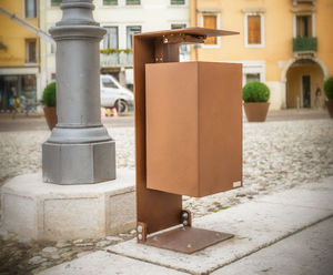 Pure litter bin by LAB23