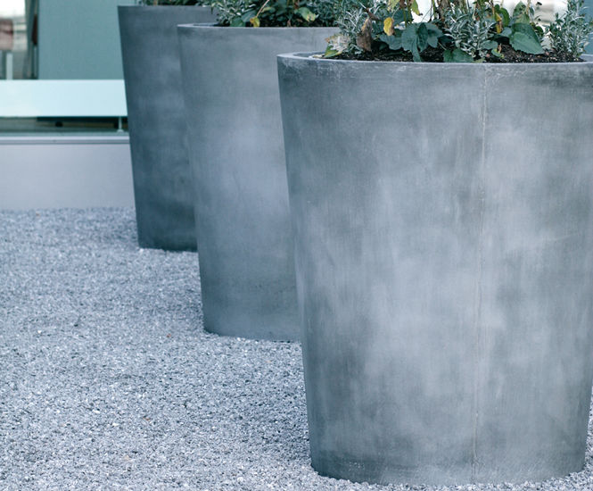 Pato 5-7 planter by Concrete Urban Design