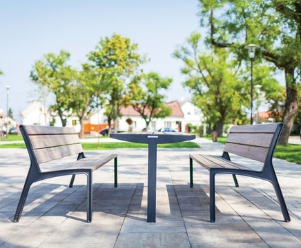 Vera Solo Park Table