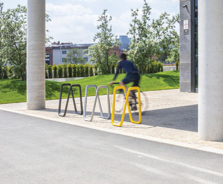 mmcite seats and cycle stands win GOOD DESIGN award 2021