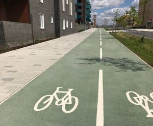 Coloured surfacing highlights cycle lanes - Barking