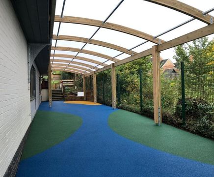 Bespoke glulam beam canopy for primary school play area