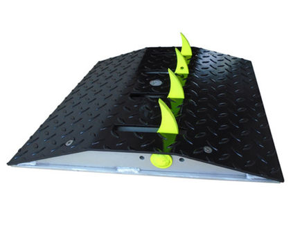 Barracuda - security ramp with tyre-deflating spikes