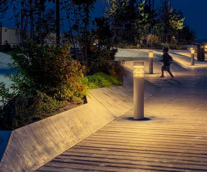 Elo illuminated bollard