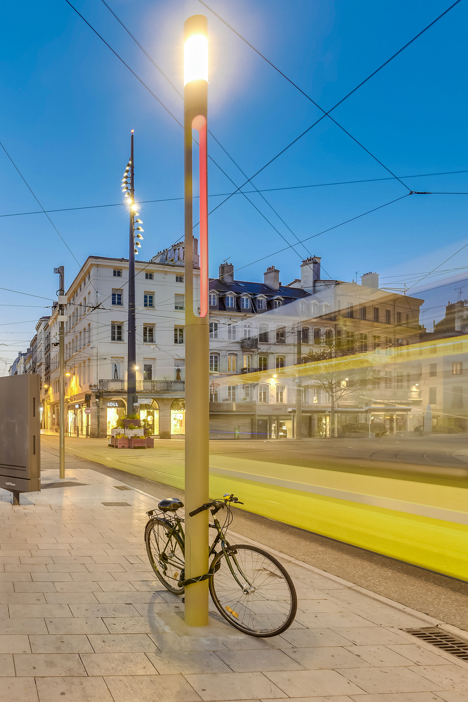 High street outlet light