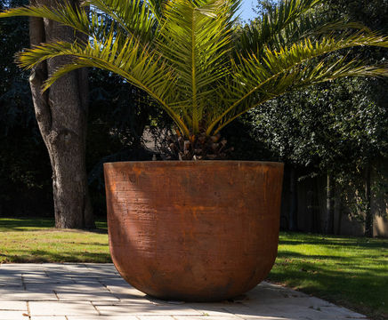 Abbas - handcrafted outdoor FRC feature planter