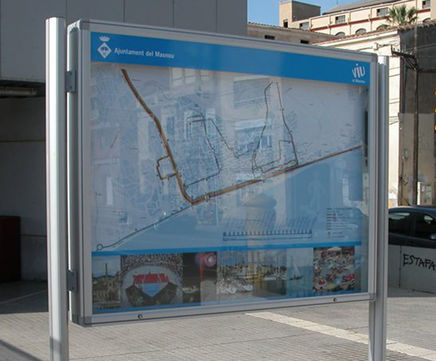 Poster Case 2000 - post mounted external noticeboard