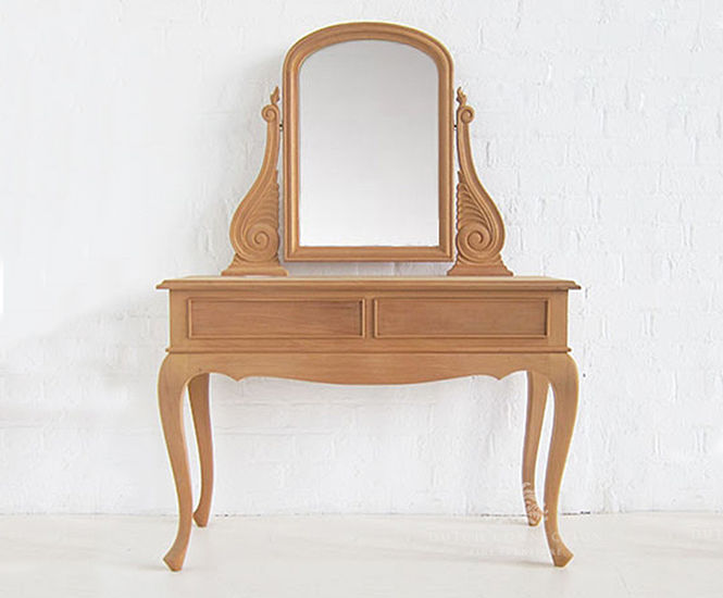 Queen Anne dressing table Dutch Connection