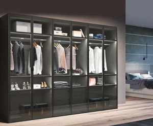 Clothes storage