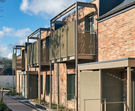 Steel grating panels for balustrades and balconies