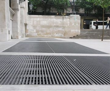 Barrot - unique urban steel grating designed for pedestrian comfort