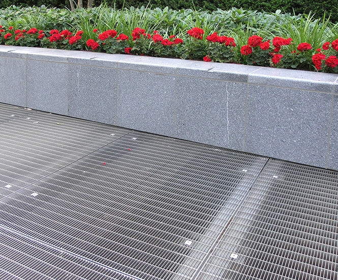 Stainless steel floor gratings - Chelsea Bridge apartments