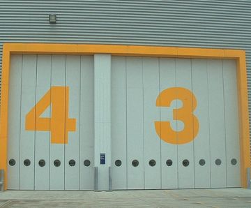 Thermafold 2000 - top-hung insulated folding door