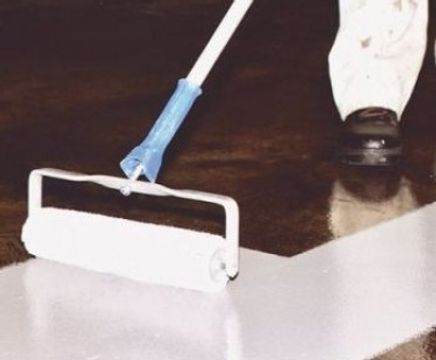 Powerfloat adhesive primer for smooth floor surfaces
