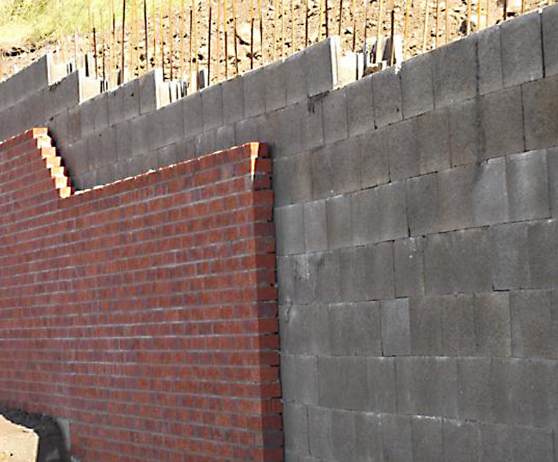 Stepoc shuttering retaining wall, Waterloo Mount, Pudsey Ibstock