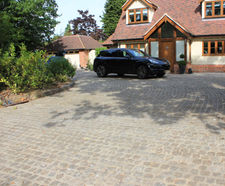 Natural stone cropped setts for driveways, garden paths and streetscapes