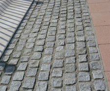 Medium grey cropped granite paving setts