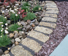 Yellow granite cropped paving setts
