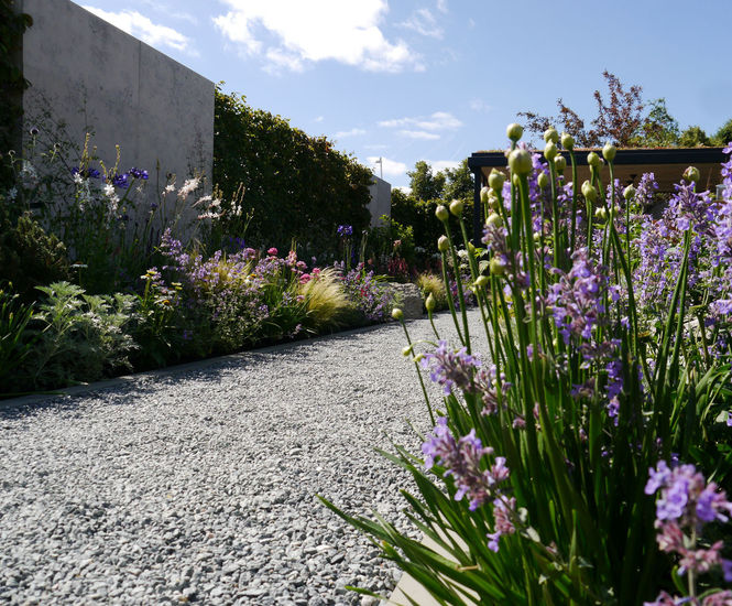 Natural stone aggregates and gravels for landscaping