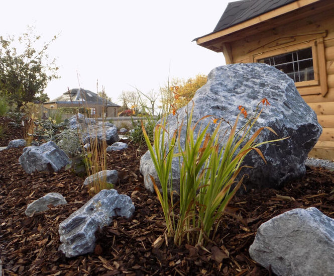 Rockery stones for gardens and features