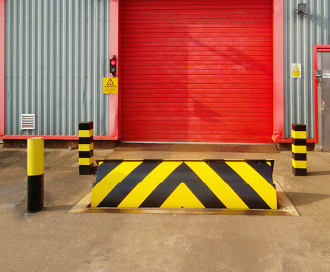 Road blocker provides anti-ram protection at Cash Centre