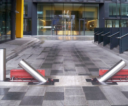 Terra Quantum - PAS 68 automatic side-folding bollard (7.5t @ 30mph)