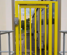 Wicket - manually-operated pedestrian gate